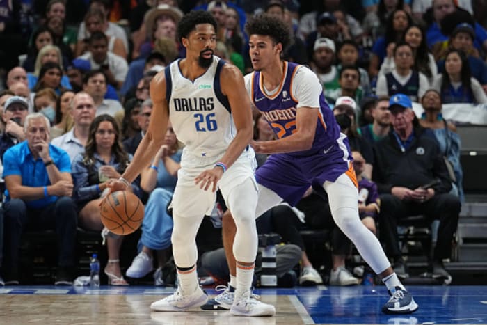 gettyimages-1240586445-594x594